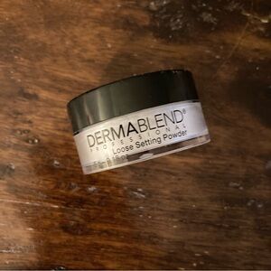 Dermablend Loose Setting Powder Makeup